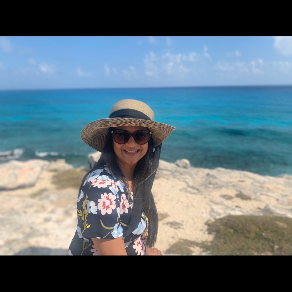 Meet your Posher, Nidhi